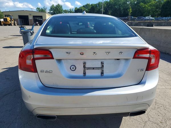 2016 VOLVO S60