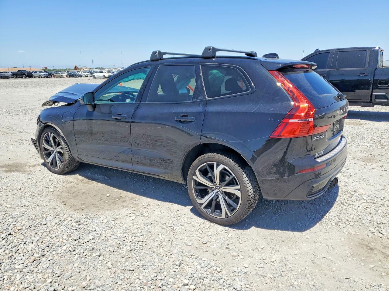 2025 VOLVO XC60 Ultra Dark