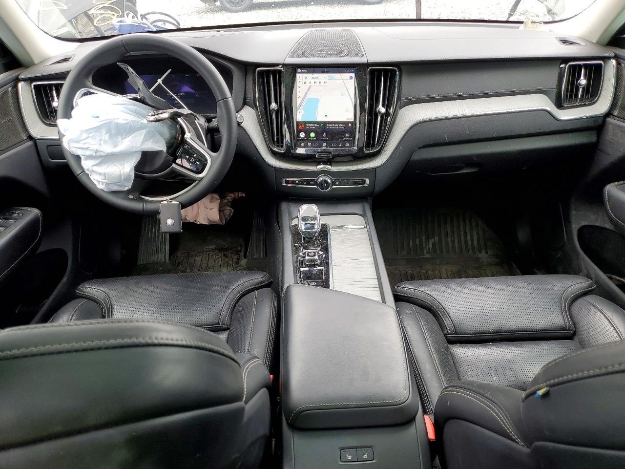 2025 VOLVO XC60 Ultra Dark