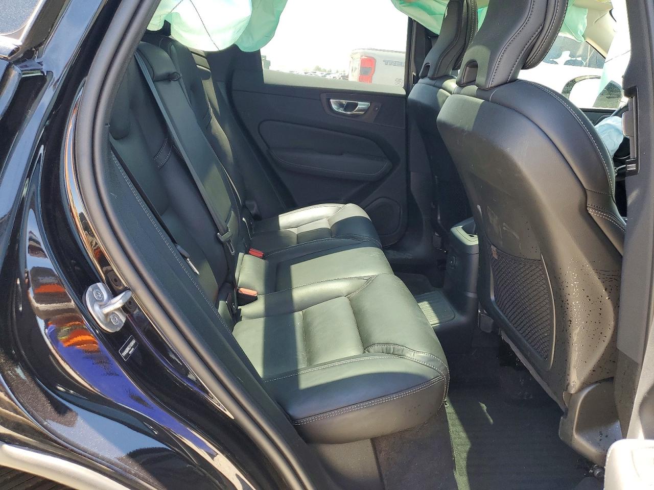 2025 VOLVO XC60 Ultra Dark