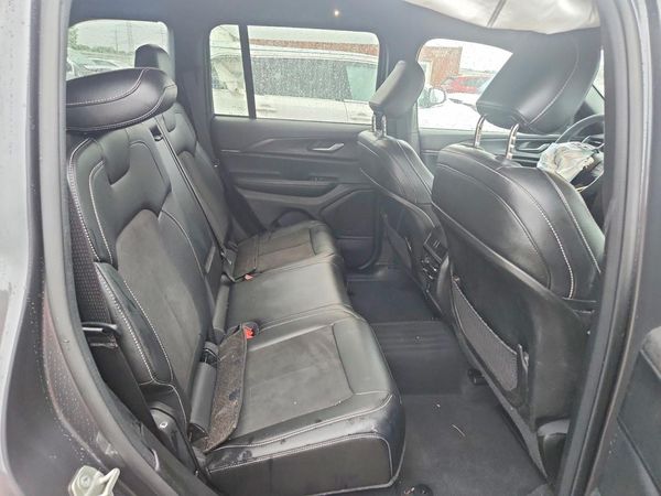 2024 JEEP GRAND CHEROKEE LAREDO 4X4