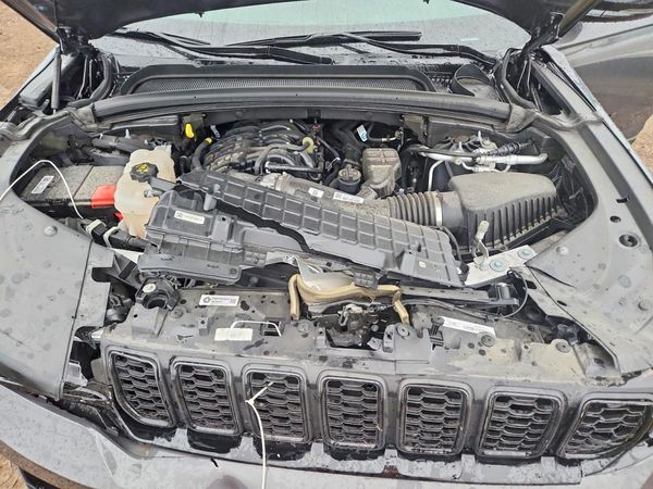 2024 JEEP GRAND CHEROKEE LAREDO 4X4