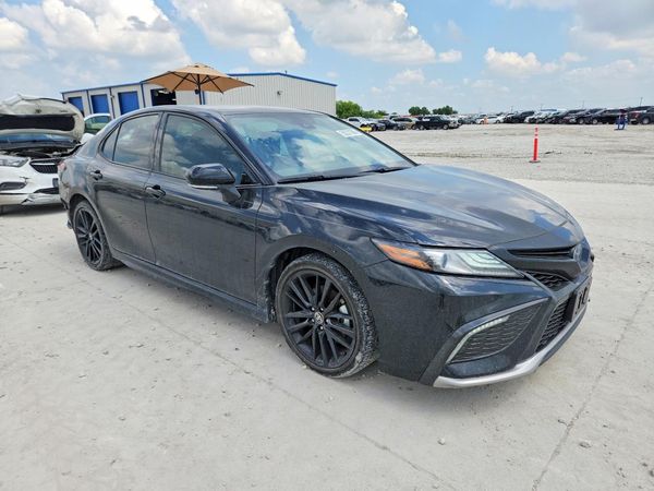 2022 TOYOTA CAMRY XSE