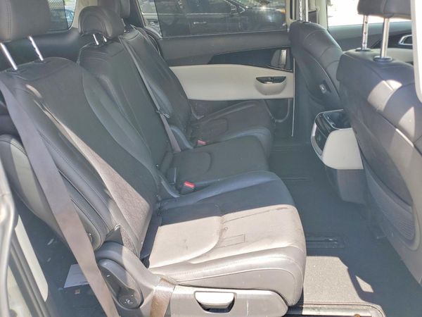 2024 KIA CARNIVAL EX