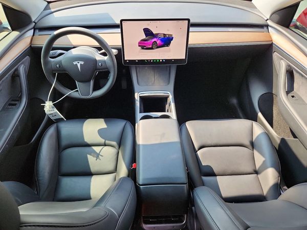 2024 TESLA MODEL Y