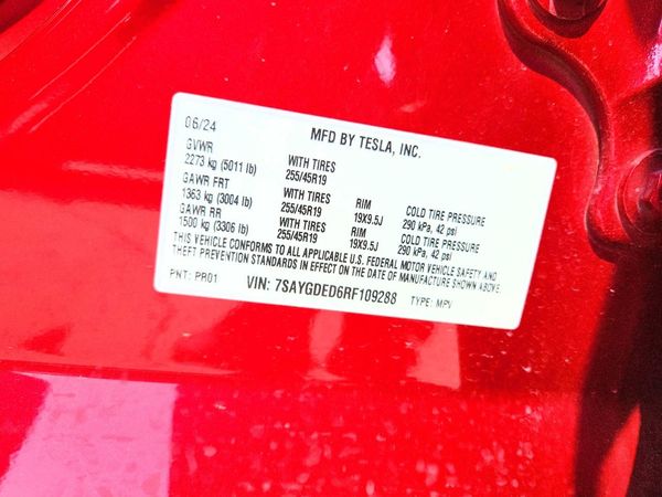 2024 TESLA MODEL Y