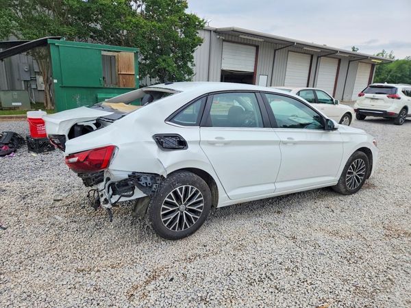 2021 VOLKSWAGEN JETTA S / SE / R-Line