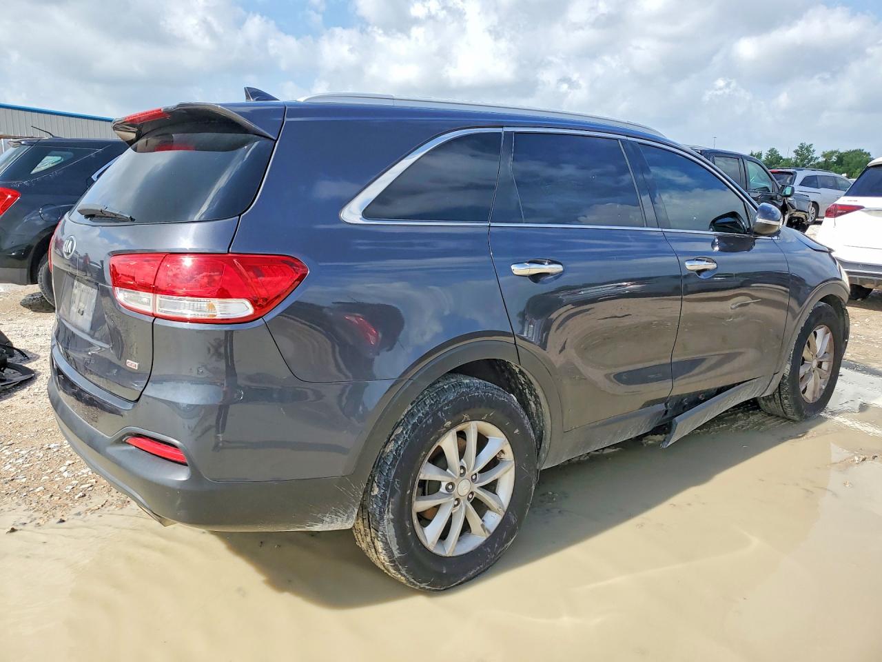 2018 KIA SORENTO L, LX