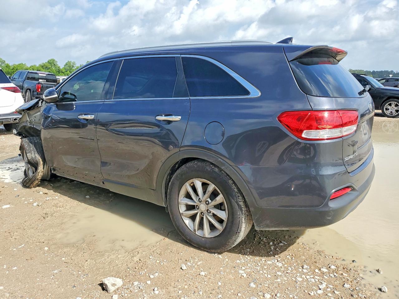 2018 KIA SORENTO L, LX