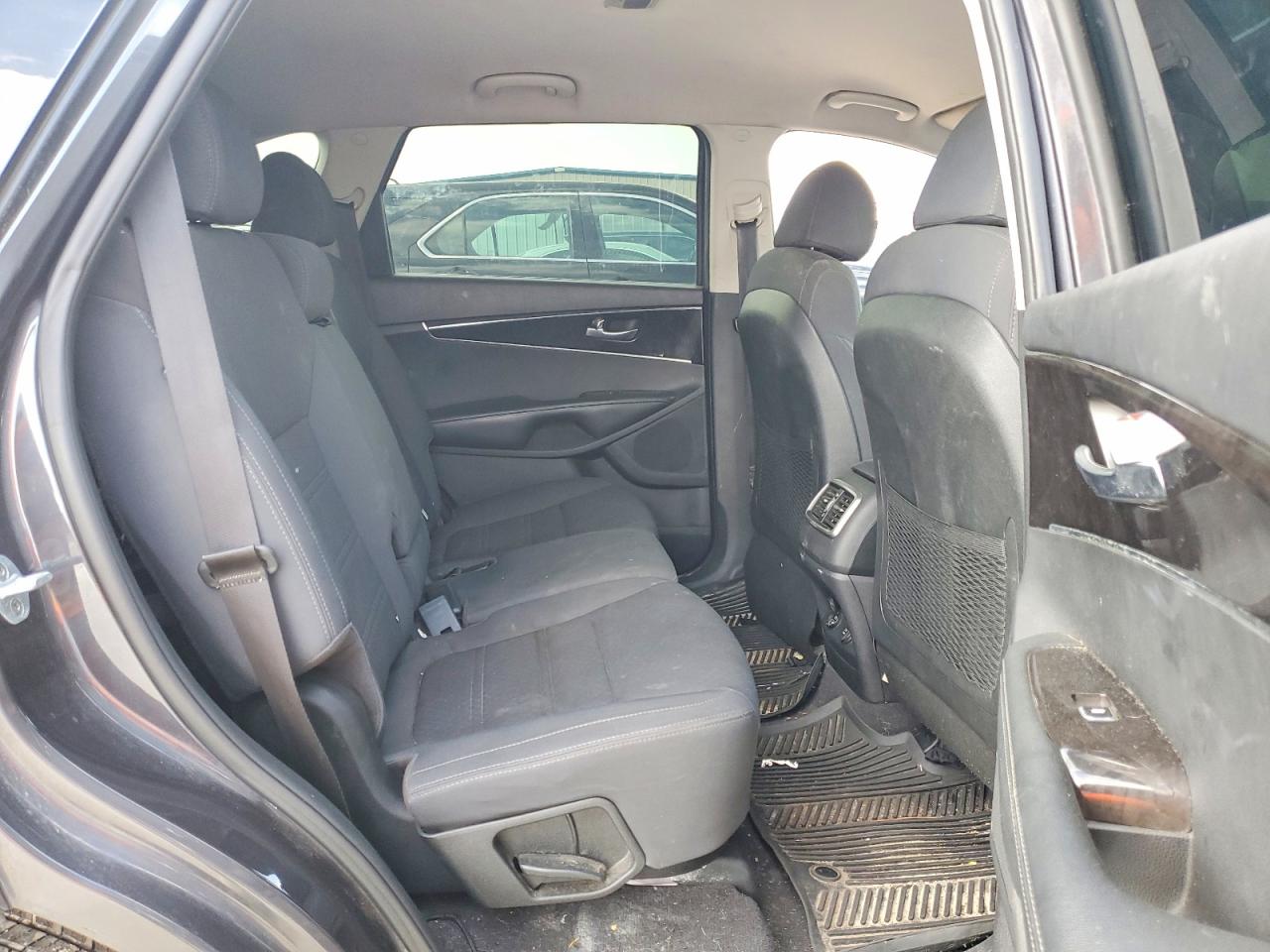 2018 KIA SORENTO L, LX