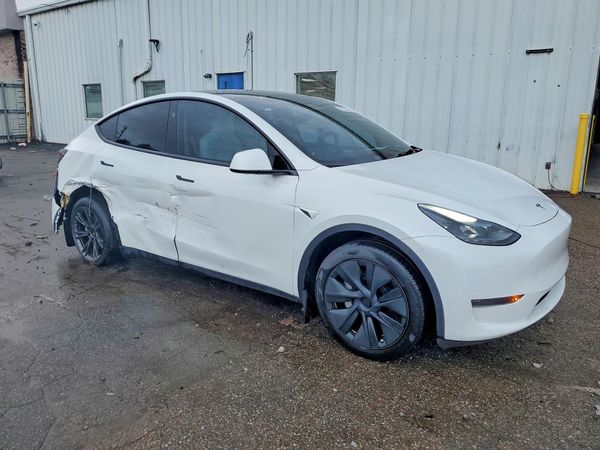 2025 TESLA MODEL Y