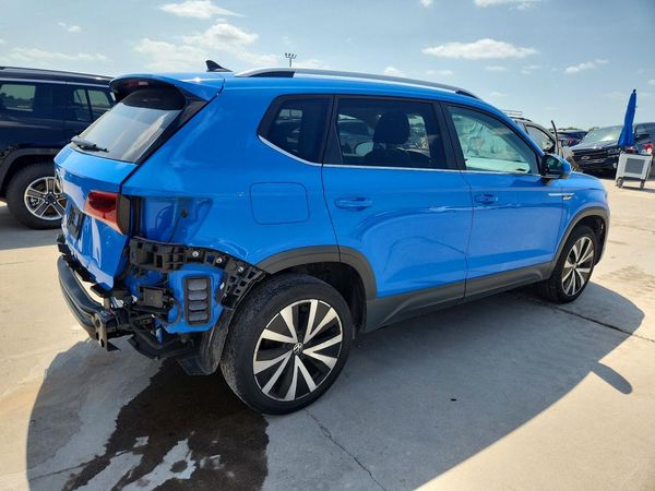 2022 VOLKSWAGEN TAOS