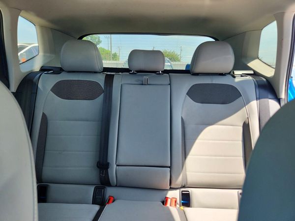 2022 VOLKSWAGEN TAOS