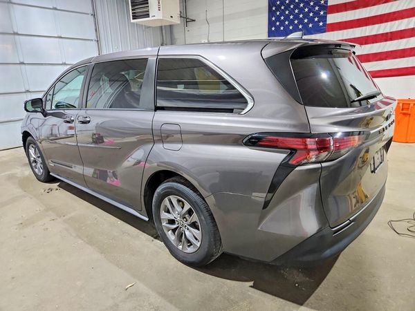 2021 TOYOTA SIENNA
