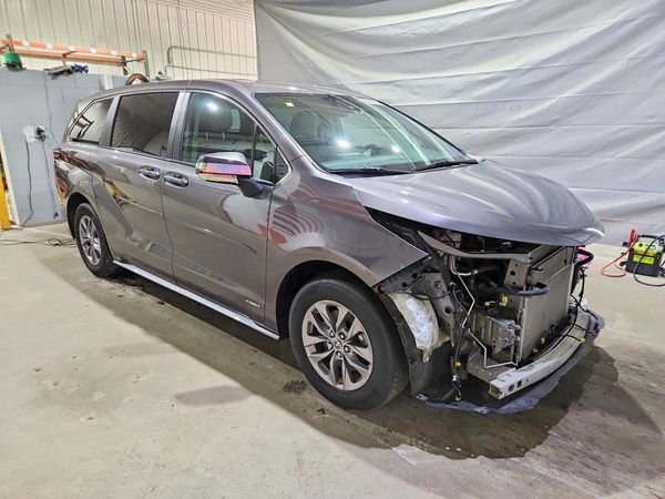 2021 TOYOTA SIENNA