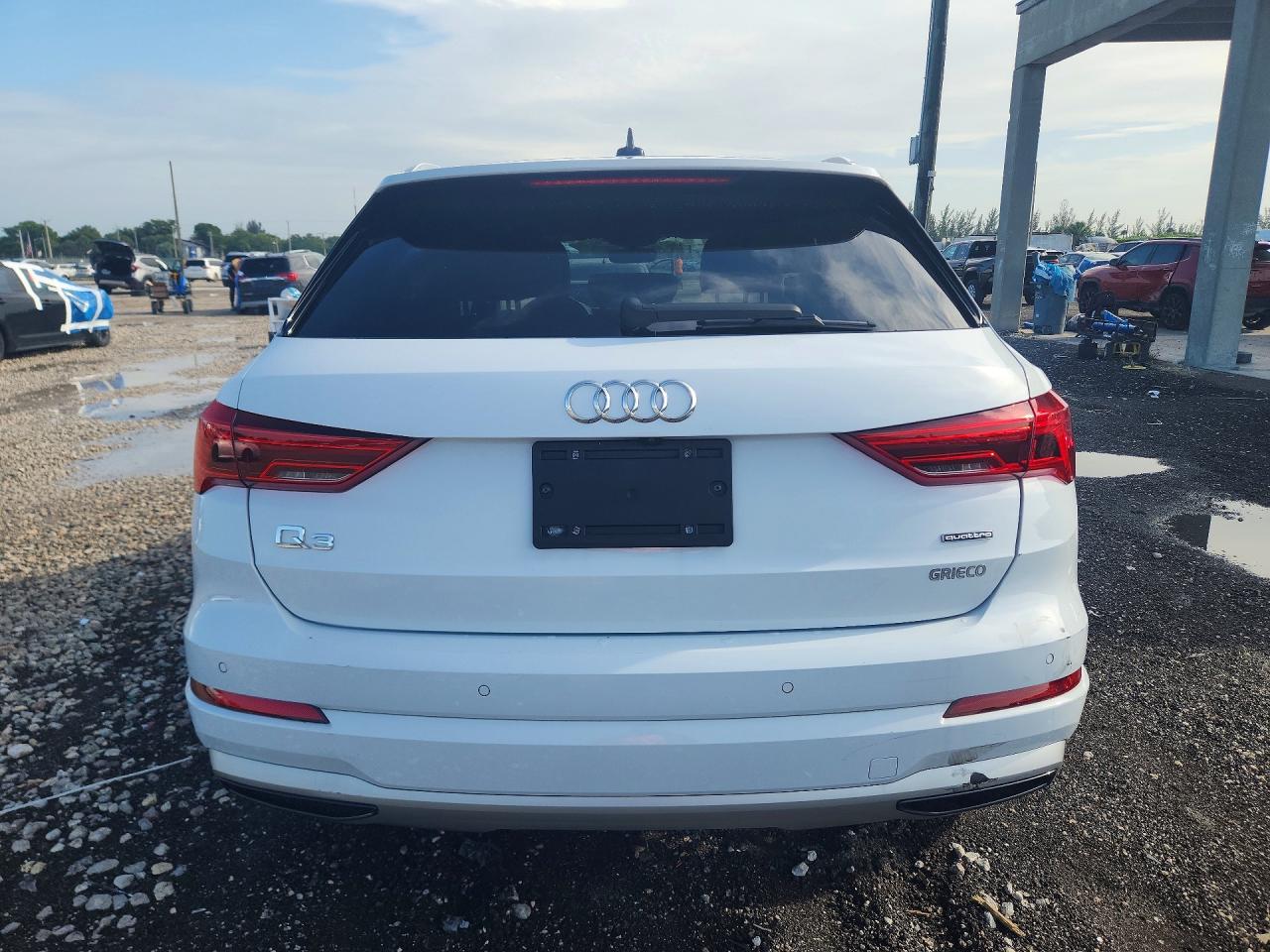 2021 AUDI Q3 quattro Premium