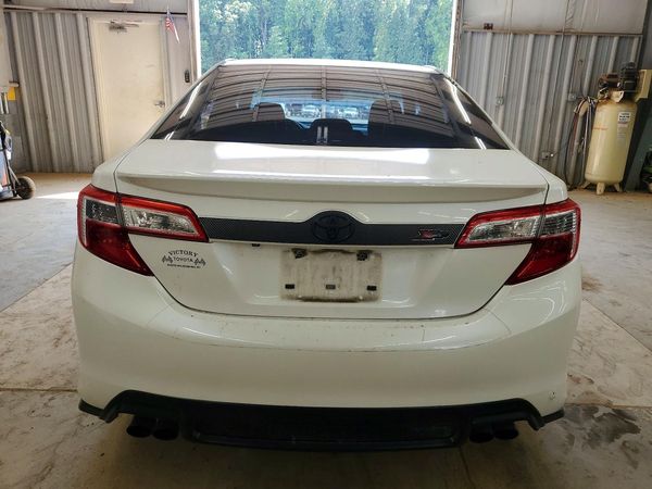 2014 TOYOTA CAMRY