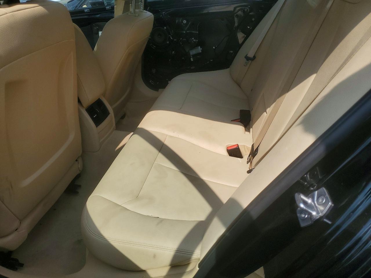 2016 BMW 320