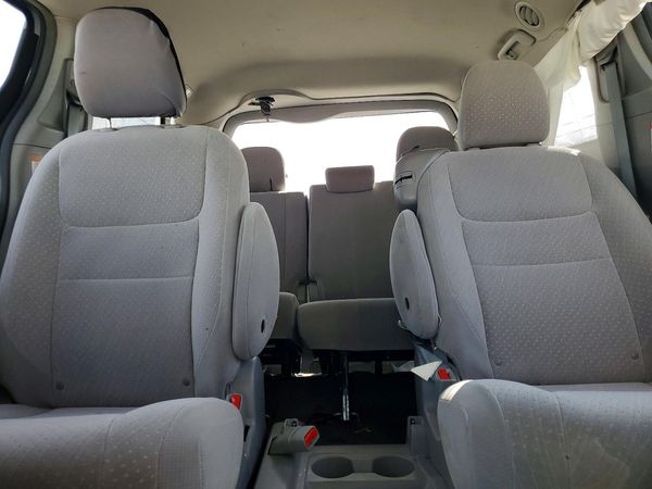 2017 TOYOTA SIENNA LE Mobility/LE