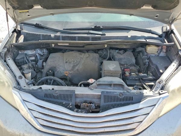 2017 TOYOTA SIENNA LE Mobility/LE