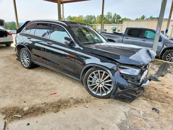 2020 MERCEDES-BENZ GLC GLC300