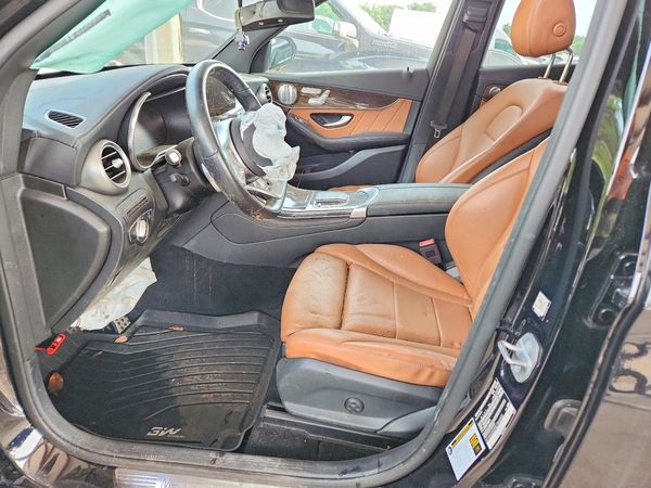 2020 MERCEDES-BENZ GLC GLC300