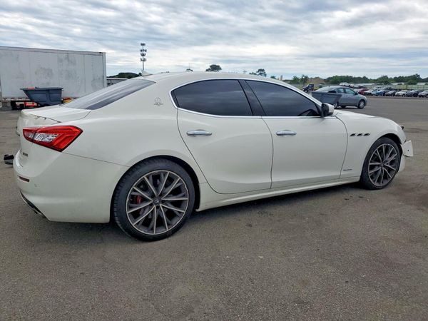 2019 MASERATI GHIBLI Luxury