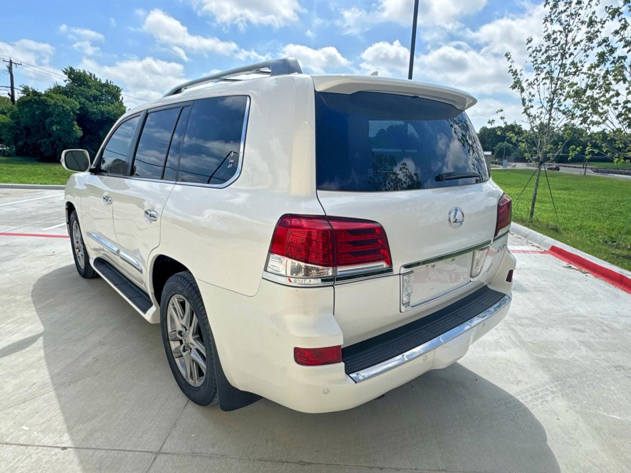2013 LEXUS LX 570