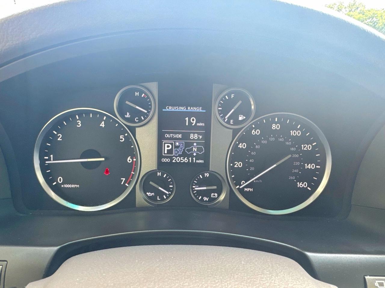 2013 LEXUS LX 570