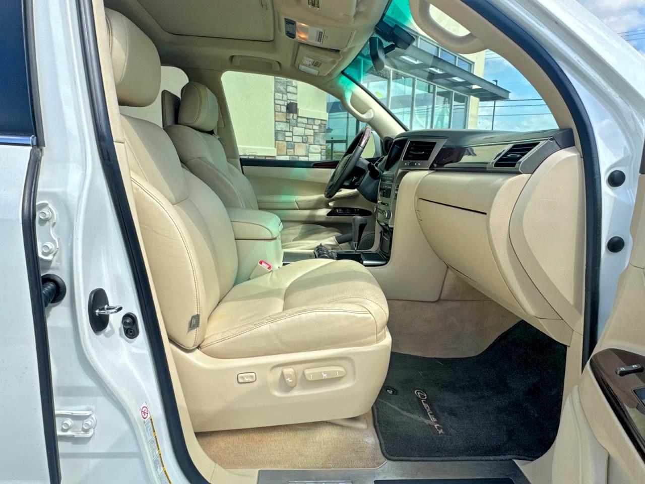 2013 LEXUS LX 570