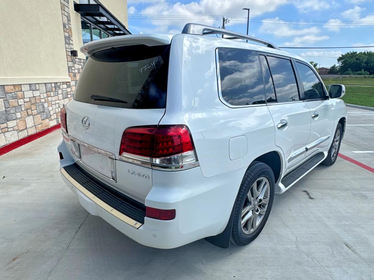2013 LEXUS LX 570