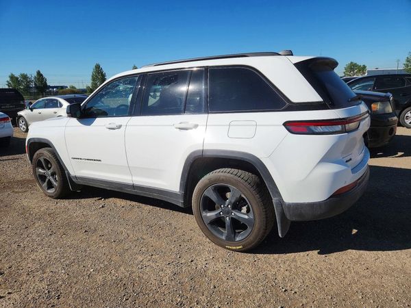 2023 JEEP GRAND CHEROKEE Laredo, Altitude