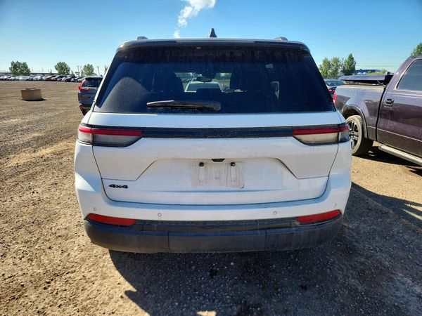 2023 JEEP GRAND CHEROKEE Laredo, Altitude