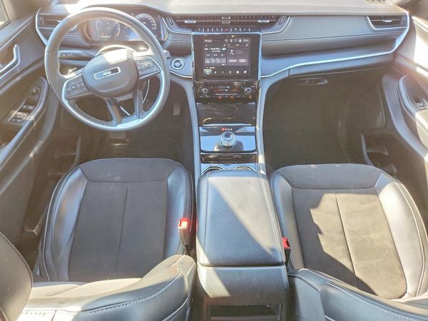 2023 JEEP GRAND CHEROKEE Laredo, Altitude