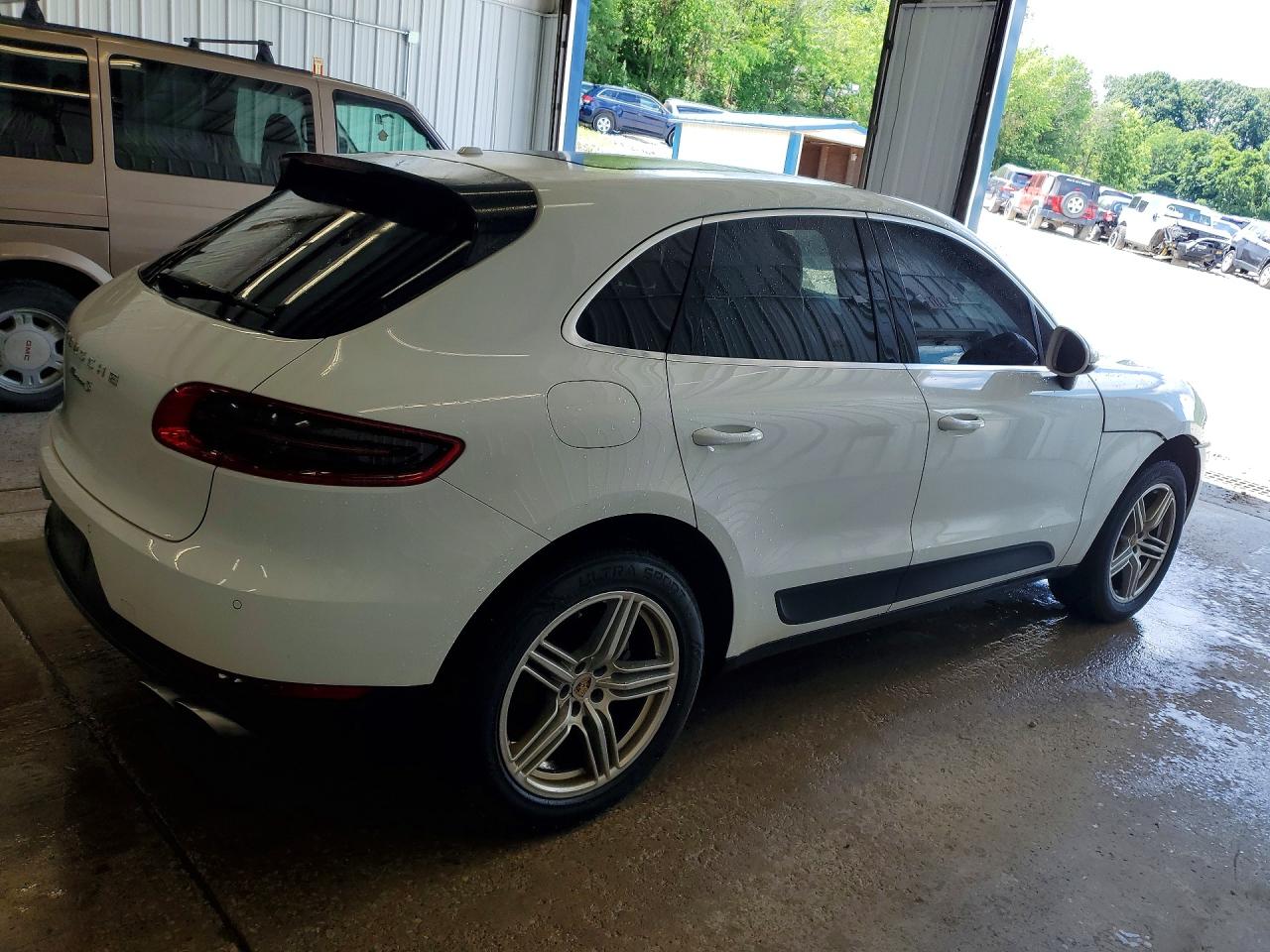 2017 PORSCHE MACAN