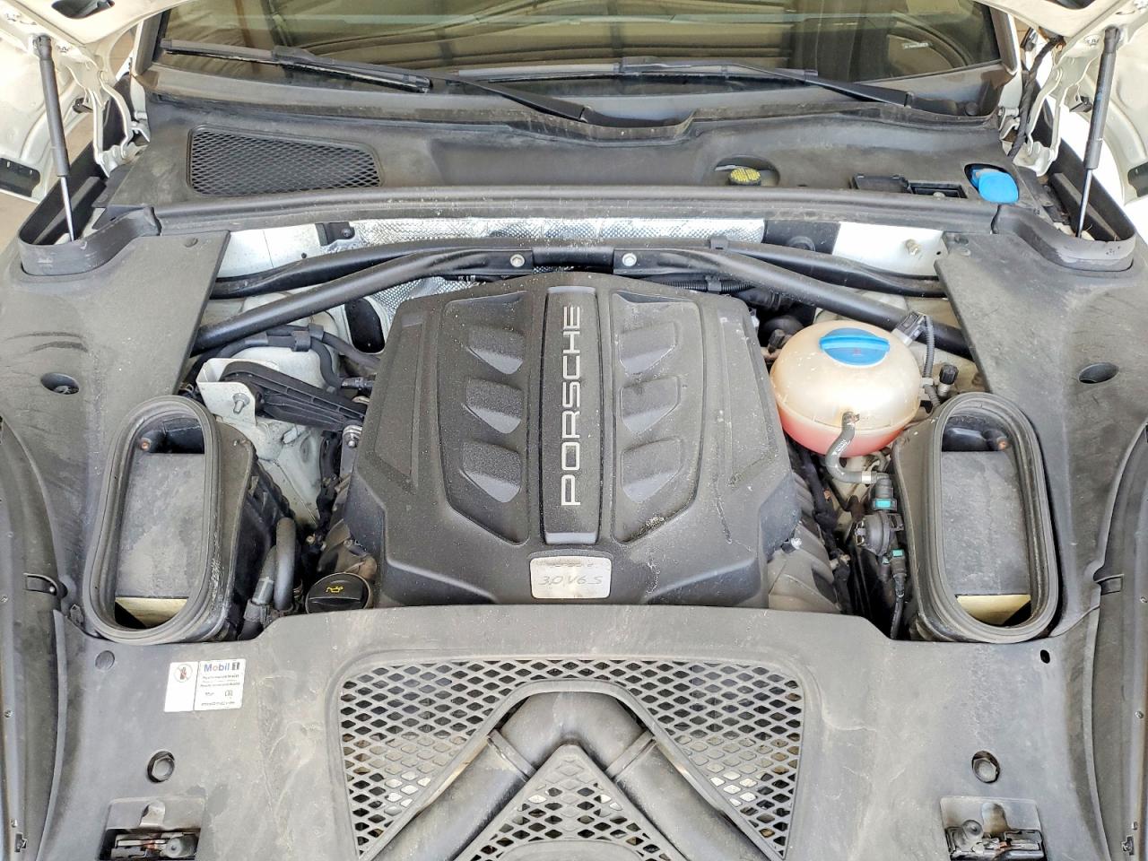 2017 PORSCHE MACAN