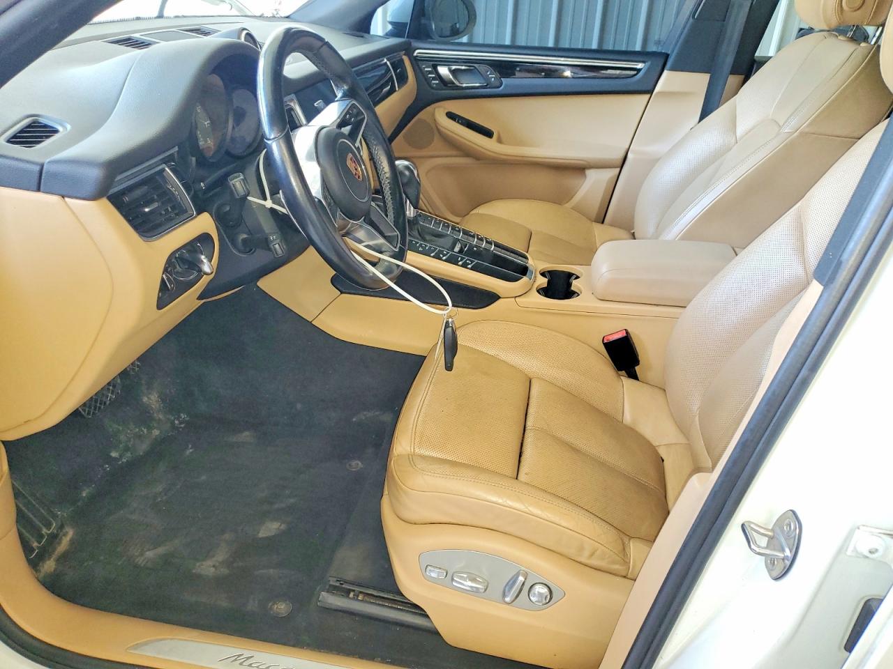 2017 PORSCHE MACAN