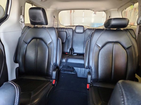 2022 CHRYSLER PACIFICA Touring L — SUVN