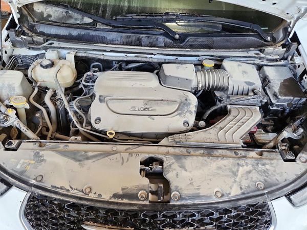 2022 CHRYSLER PACIFICA Touring L — Engine bay