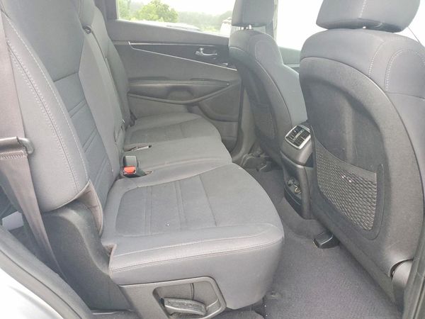 2019 KIA SORENTO L, LX, S