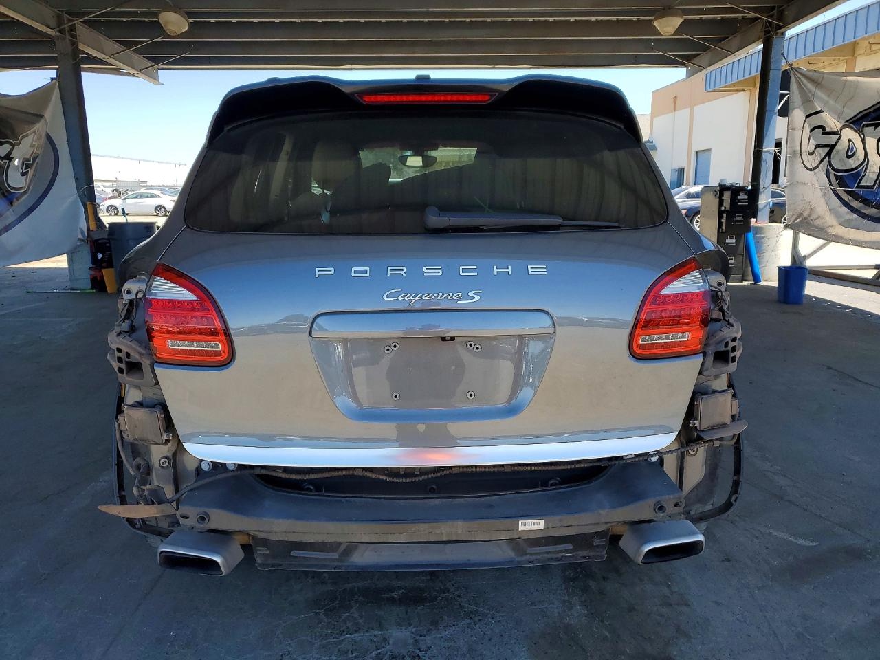 2014 PORSCHE CAYENNE