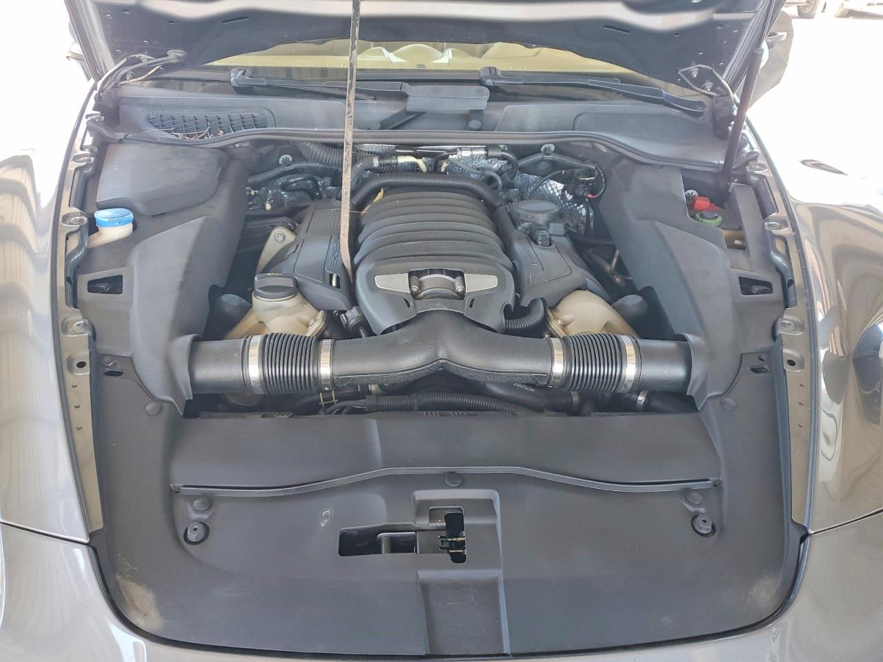2014 PORSCHE CAYENNE