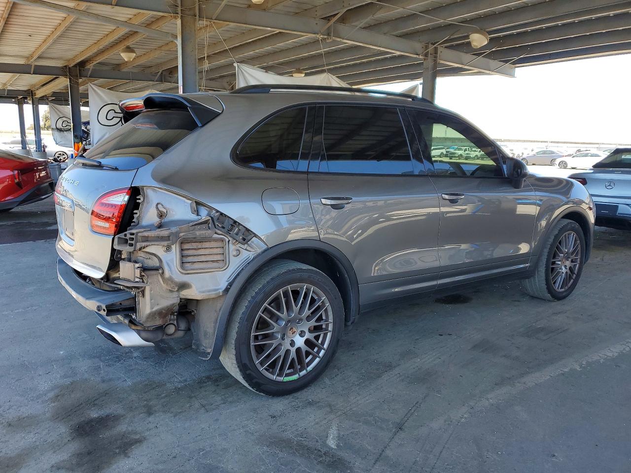 2014 PORSCHE CAYENNE