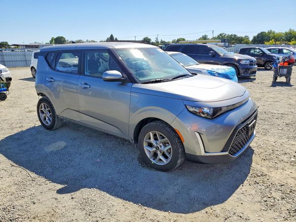 2024 KIA SOUL LX, S