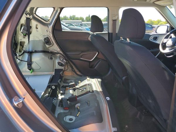 2024 KIA SOUL LX, S