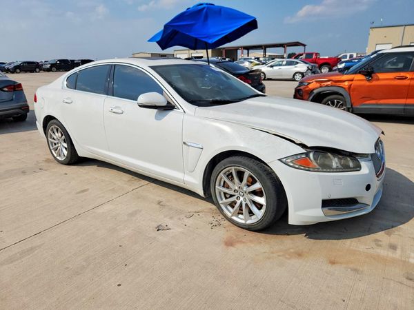 2013 JAGUAR XF — Passenger 3/4