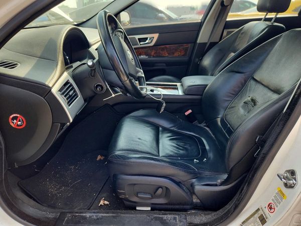 2013 JAGUAR XF — DENT