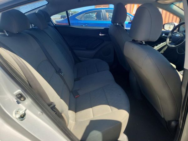 2016 KIA FORTE GL (Middle-Low Grade)