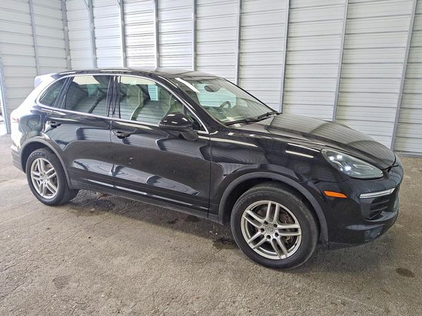 2016 PORSCHE CAYENNE
