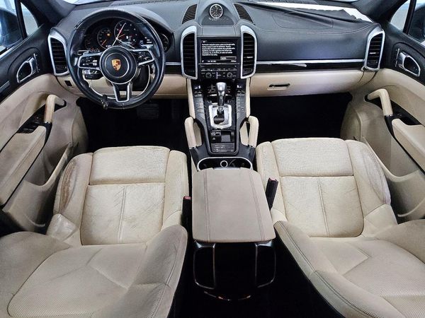 2016 PORSCHE CAYENNE